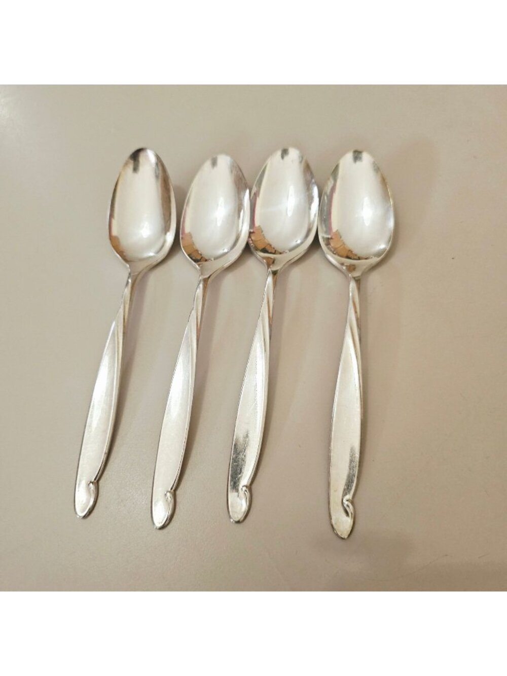 4 Oneida Lady Barbara Spoons 6" teaspoons Rogers silverplate delicate elegant di - Picture 1 of 9